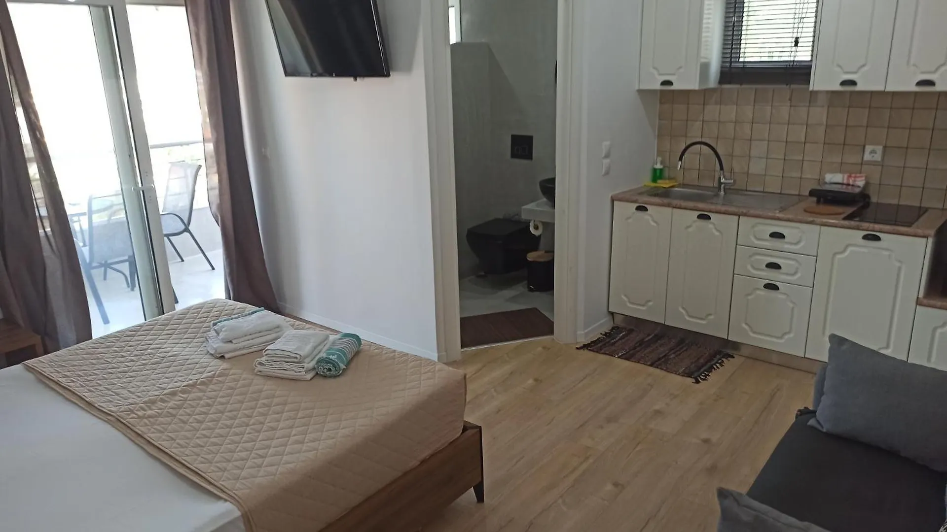 Apartamento Bourbos Summer Rooms Himare Albânia